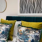 Sweet Suite: Trendy Studio For Two